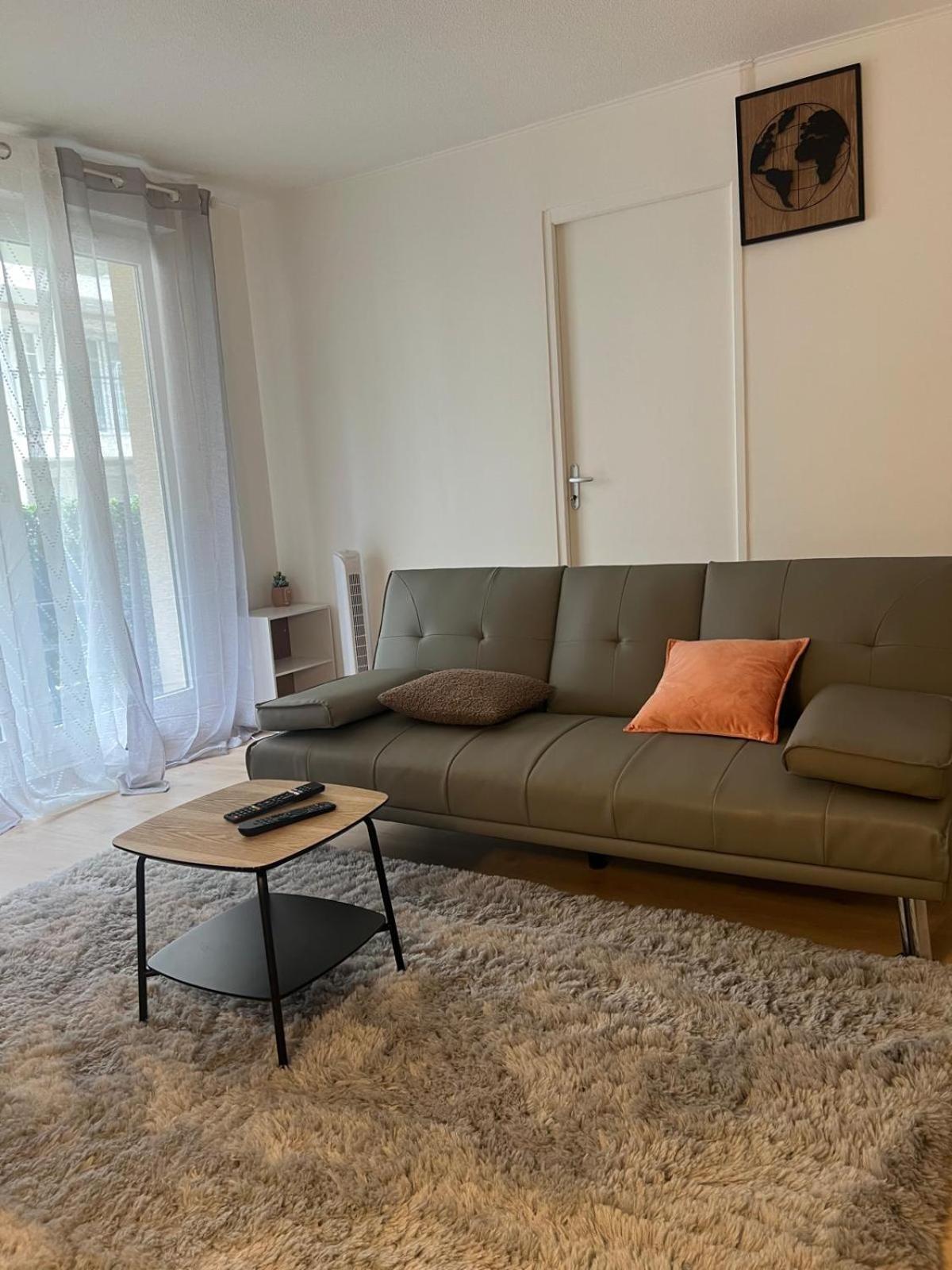 Champion Suites Sarcelles Exterior photo